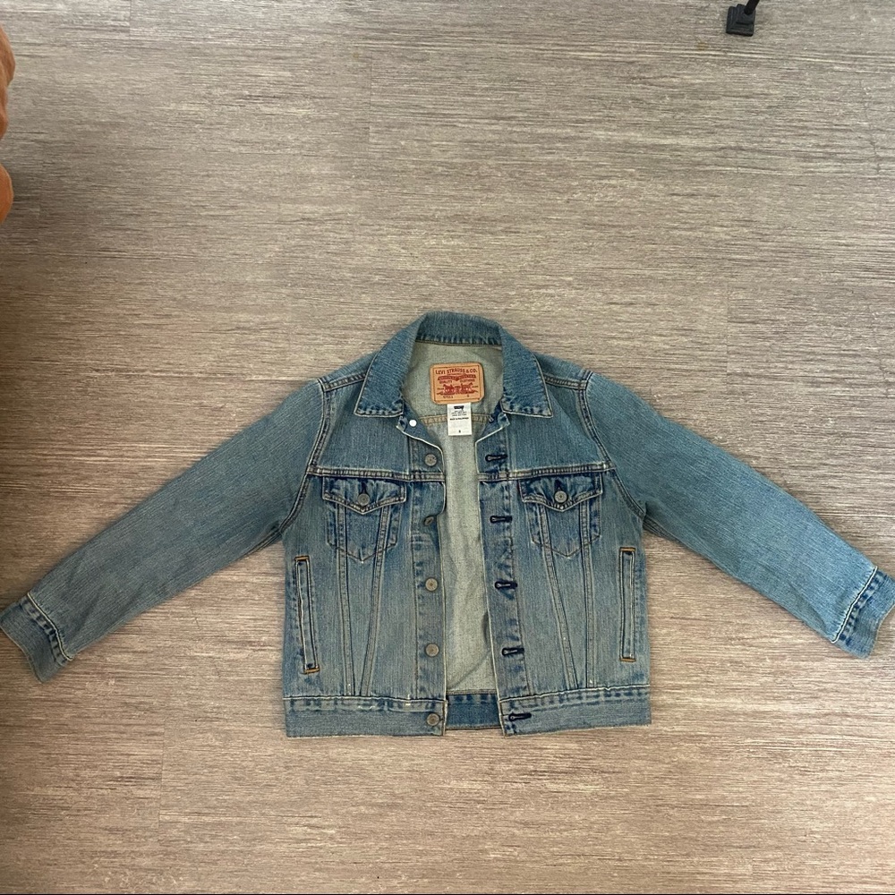 Levi’s Cropped Jean Jacket